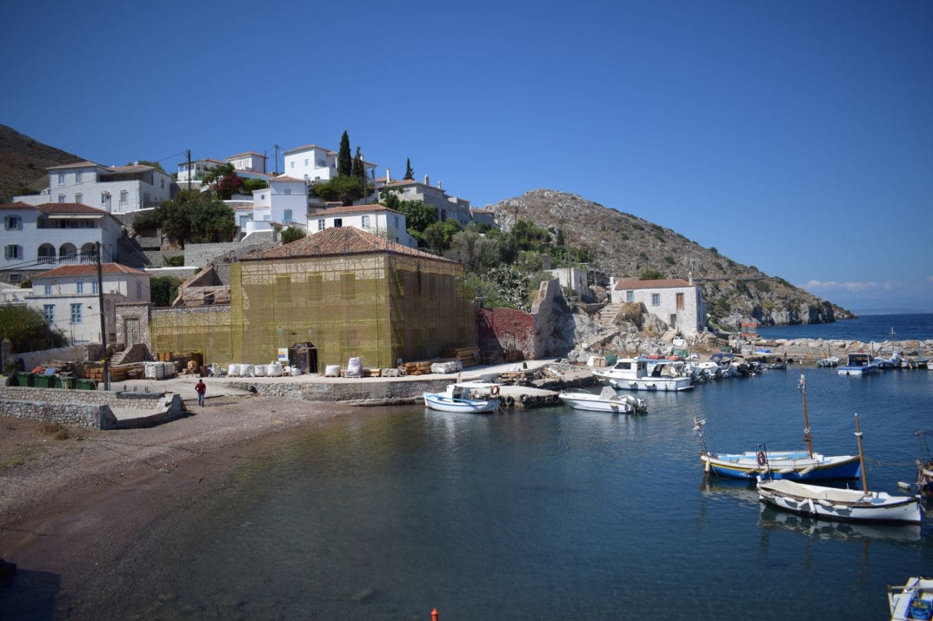 Ηχομόνωση σε διατηρητέο κτίριο στην Ύδρα με εμφύσηση Supafil