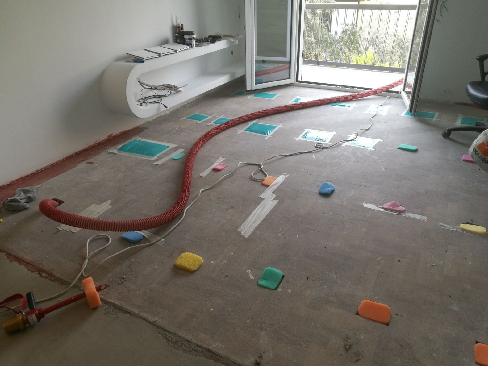 Εφαρμογή θερμομόνωσης με εμφύσηση Supafil σε ξύλινο δάπεδο - Διαδικασία